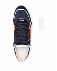 dunkelblaue und weiße Sportschuhe von Bally