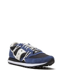 dunkelblaue und weiße Sportschuhe von Saucony