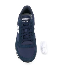 dunkelblaue und weiße Sportschuhe von Saucony