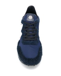 dunkelblaue und weiße Sportschuhe von Moncler