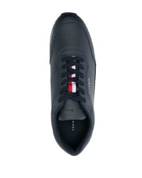 dunkelblaue und weiße Sportschuhe von Tommy Hilfiger