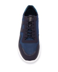 dunkelblaue und weiße Sportschuhe von Hogan