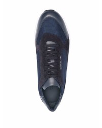 dunkelblaue und weiße Sportschuhe von Corneliani