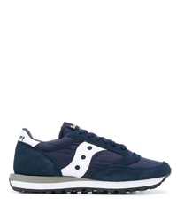 dunkelblaue und weiße Sportschuhe von Saucony