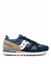 dunkelblaue und weiße Sportschuhe von Saucony