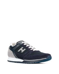 dunkelblaue und weiße Sportschuhe von Hogan