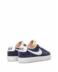 dunkelblaue und weiße Wildleder niedrige Sneakers von Nike