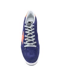 dunkelblaue Wildleder niedrige Sneakers mit Sternenmuster von Golden Goose