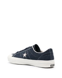 dunkelblaue Wildleder niedrige Sneakers mit Sternenmuster von Converse