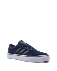 dunkelblaue Wildleder niedrige Sneakers von adidas