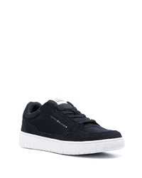 dunkelblaue Wildleder niedrige Sneakers von Tommy Hilfiger