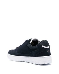 dunkelblaue Wildleder niedrige Sneakers von Tommy Hilfiger