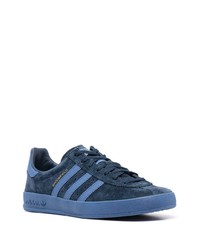 dunkelblaue Wildleder niedrige Sneakers von adidas