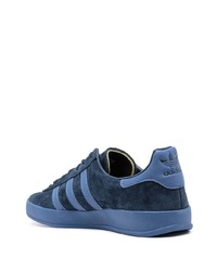 dunkelblaue Wildleder niedrige Sneakers von adidas