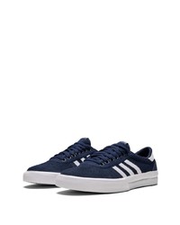 dunkelblaue Wildleder niedrige Sneakers von adidas