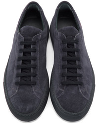 dunkelblaue Wildleder niedrige Sneakers von Common Projects