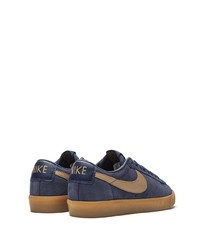 dunkelblaue Wildleder niedrige Sneakers von Nike