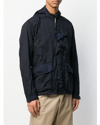 dunkelblaue Windjacke von CP Company