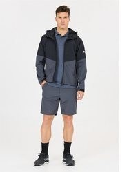 dunkelblaue Windjacke von Whistler