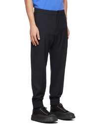 dunkelblaue Wollchinohose von Solid Homme