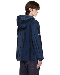 dunkelblauer bedruckter Fleece-Pullover mit einem Kapuze von Madhappy