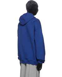 dunkelblauer bedruckter Pullover mit einem Kapuze von Vetements