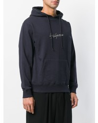 dunkelblauer bedruckter Pullover mit einem Kapuze von Yohji Yamamoto