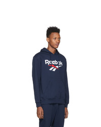 dunkelblauer bedruckter Pullover mit einem Kapuze von Reebok Classics