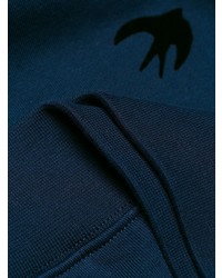 dunkelblauer bedruckter Pullover mit einem Kapuze von McQ Alexander McQueen