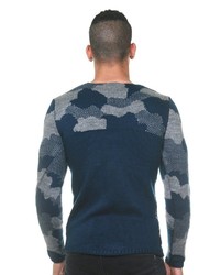 dunkelblauer bedruckter Pullover mit einem Rundhalsausschnitt von GEREKLI