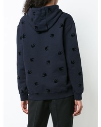 dunkelblauer bedruckter Pullover mit einer Kapuze von McQ Alexander McQueen