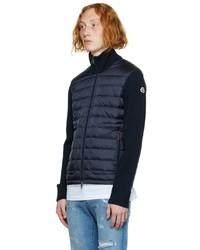 dunkelblauer gesteppter Pullover mit einem Reißverschluß von Moncler