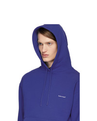 dunkelblauer Pullover mit einem Kapuze von Balenciaga