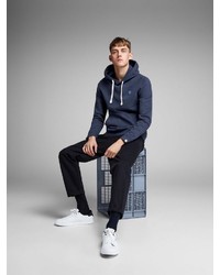 dunkelblauer Pullover mit einem Kapuze von Jack & Jones