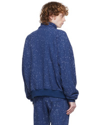 dunkelblauer Pullover mit einem Reißverschluss am Kragen von John Elliott