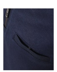 dunkelblauer Pullover mit einem Reißverschluss am Kragen von Casamoda