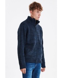 dunkelblauer Pullover mit einem Reißverschluß von BLEND