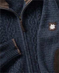 dunkelblauer Pullover mit einem Reißverschluß von LUIS STEINDL