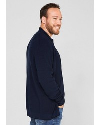 dunkelblauer Pullover mit einem Reißverschluß von s.Oliver