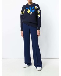 dunkelblauer Pullover mit einem Rundhalsausschnitt mit Blumenmuster von Victoria Victoria Beckham