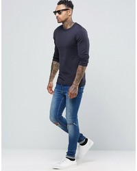 dunkelblauer Pullover mit einem Rundhalsausschnitt von Asos