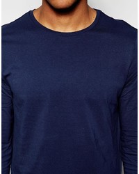 dunkelblauer Pullover mit einem Rundhalsausschnitt von Asos