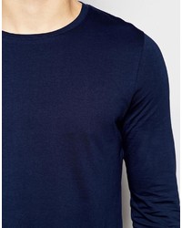 dunkelblauer Pullover mit einem Rundhalsausschnitt von Asos