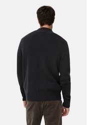 dunkelblauer Pullover mit einem Rundhalsausschnitt von camel active
