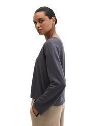 dunkelblauer Pullover mit einem Rundhalsausschnitt von Marc O'Polo