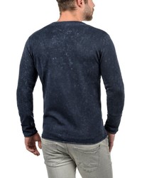 dunkelblauer Pullover mit einem Rundhalsausschnitt von Solid