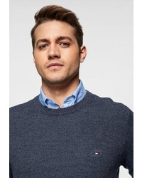 dunkelblauer Pullover mit einem Rundhalsausschnitt von Tommy Hilfiger