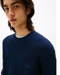 dunkelblauer Pullover mit einem Rundhalsausschnitt von Tommy Jeans