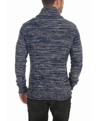 dunkelblauer Pullover mit einem Schalkragen von Solid