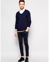 dunkelblauer Pullover mit einem V-Ausschnitt von Asos